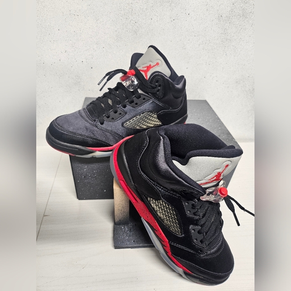 Jordan Retro 5 Satin Bred (2018)